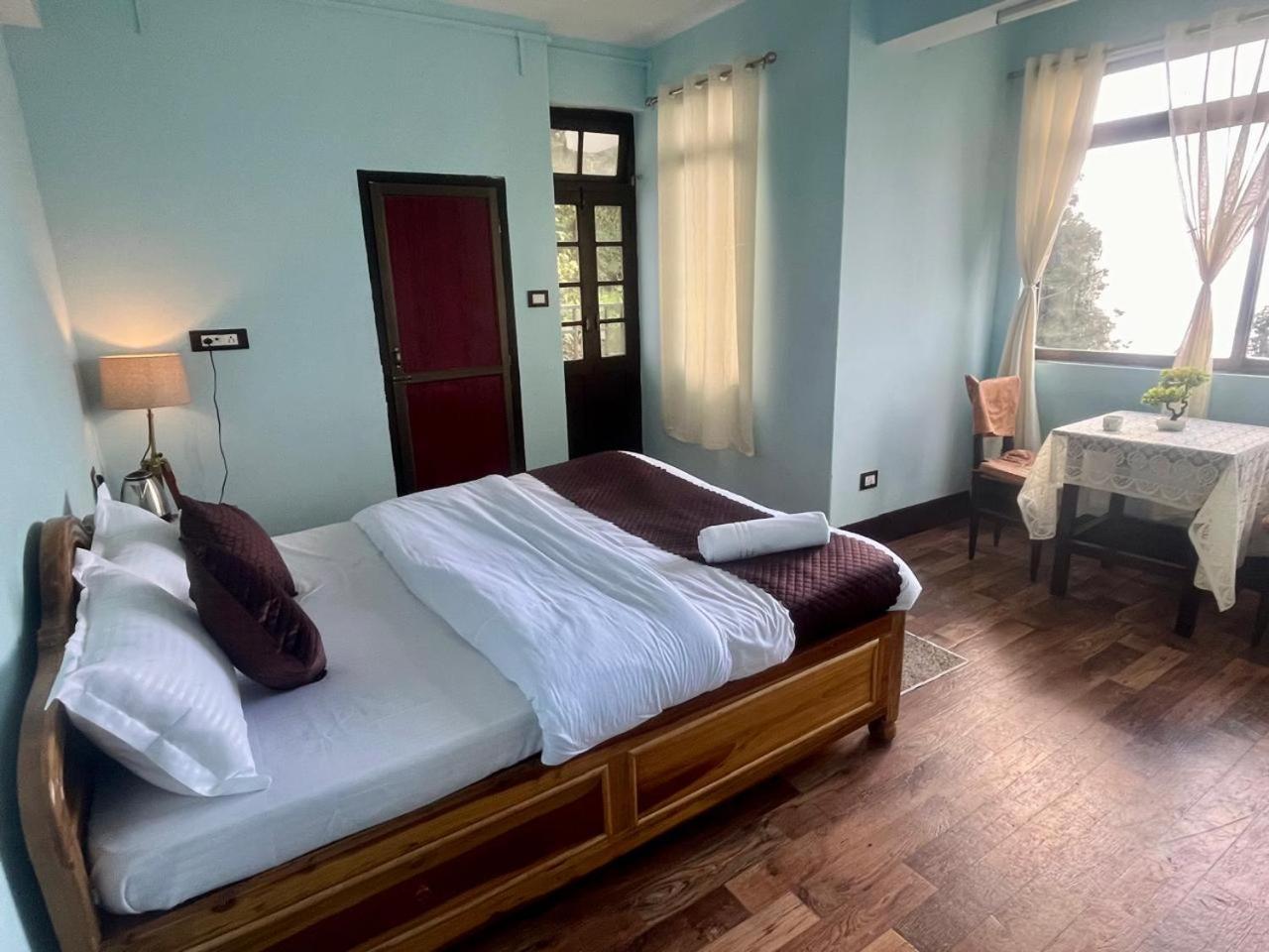 Forest Lodge - 80 Mts From Mall Road Darjeeling  Exterior photo