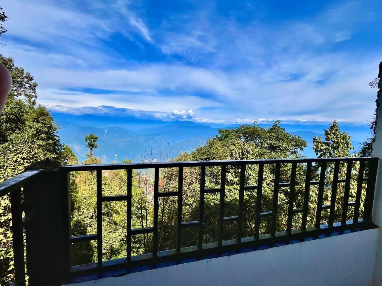 Forest Lodge - 80 Mts From Mall Road Darjeeling  Exterior photo